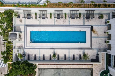 Condominio en alquiler en Miami, Florida, 2 dormitorios, 89.19 m2 № 1983692 - foto 4