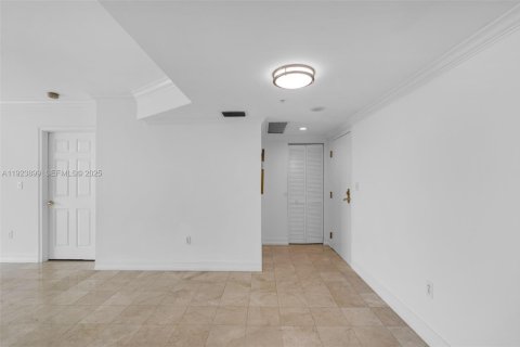 Condominio en alquiler en Miami, Florida, 2 dormitorios, 89.19 m2 № 1983692 - foto 27