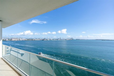 Condominio en alquiler en Miami, Florida, 2 dormitorios, 89.19 m2 № 1983692 - foto 7