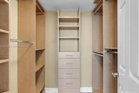 Condominio en alquiler en Miami, Florida, 2 dormitorios, 89.19 m2 № 1983692 - foto 20