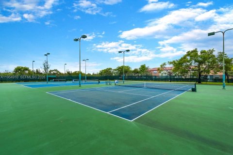 Villa ou maison à vendre à Pembroke Pines, Floride: 3 chambres, 158.77 m2 № 2009306 - photo 30