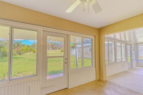 House in Babson Park, Florida 3 bedrooms, 135.82 sq.m. № 1914174 - photo 3