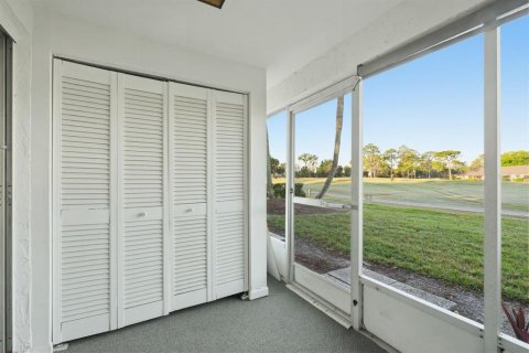 Casa en venta en New Port Richey, Florida, 2 dormitorios, 76.83 m2 № 2198702 - foto 24