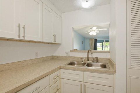 Casa en venta en New Port Richey, Florida, 2 dormitorios, 76.83 m2 № 2198702 - foto 9