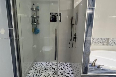 Casa en venta en Miami, Florida, 3 dormitorios, 108.88 m2 № 2001180 - foto 11