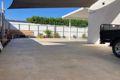 Casa en venta en Miami, Florida, 3 dormitorios, 108.88 m2 № 2001180 - foto 15