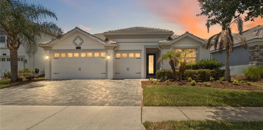 Villa ou maison à Four Corners, Floride 4 chambres, 212.47 m2 № 2216987
