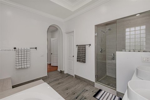 House in Miami, Florida 4 bedrooms, 197.23 sq.m. № 1925855 - photo 21