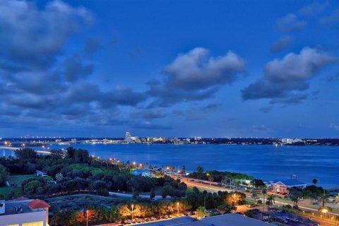 Condo in Clearwater, Florida, 3 bedrooms  № 1563403 - photo 17