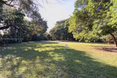 House in Miami, Florida 20 bedrooms № 1811725 - photo 25
