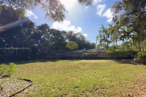 House in Miami, Florida 20 bedrooms № 1811725 - photo 22