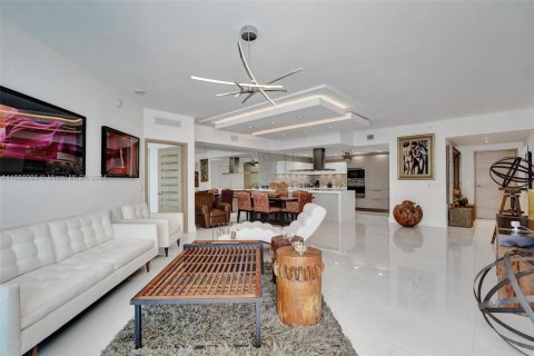 Condominio en venta en North Miami Beach, Florida, 2 dormitorios, 155.15 m2 № 1958302 - foto 4