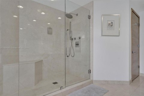 Condominio en venta en North Miami Beach, Florida, 2 dormitorios, 155.15 m2 № 1958302 - foto 16