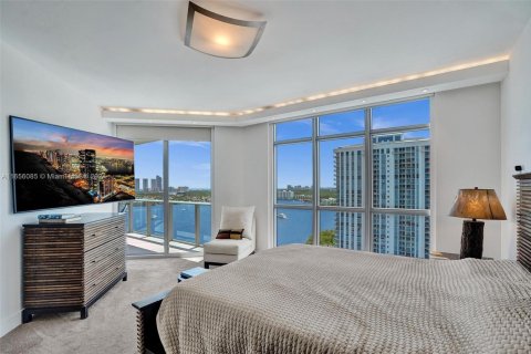 Condominio en venta en North Miami Beach, Florida, 2 dormitorios, 155.15 m2 № 1958302 - foto 13