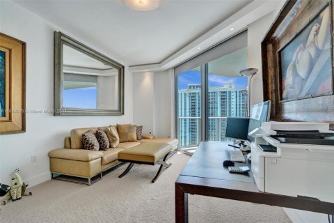 Condominio en venta en North Miami Beach, Florida, 2 dormitorios, 155.15 m2 № 1958302 - foto 19