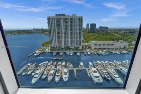 Condominio en venta en North Miami Beach, Florida, 2 dormitorios, 155.15 m2 № 1958302 - foto 17