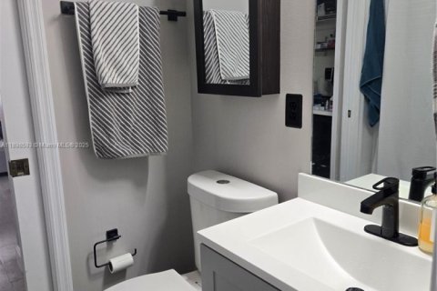 Villa ou maison à vendre à Doral, Floride: 4 chambres, 199.18 m2 № 2081604 - photo 17