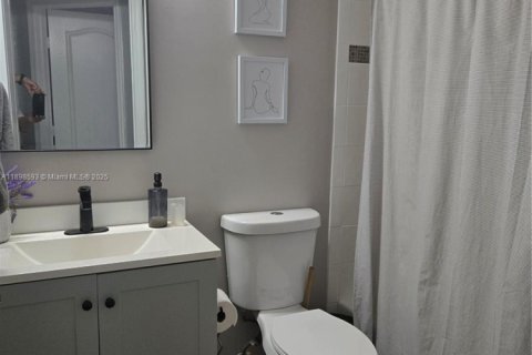 Villa ou maison à vendre à Doral, Floride: 4 chambres, 199.18 m2 № 2081604 - photo 16