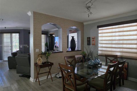 Villa ou maison à vendre à Doral, Floride: 4 chambres, 199.18 m2 № 2081604 - photo 10