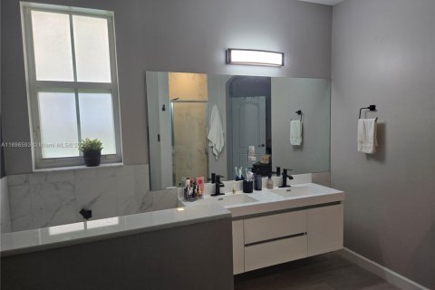 Villa ou maison à vendre à Doral, Floride: 4 chambres, 199.18 m2 № 2081604 - photo 14