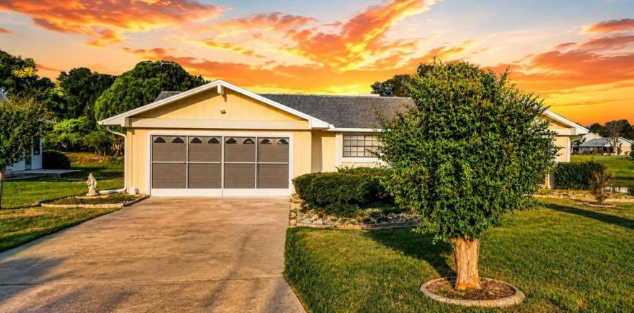 Casa en Weeki Wachee, Florida 3 dormitorios, 120.96 m2 № 2238604