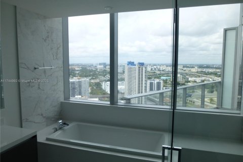 Condo in Miami, Florida, 3 bedrooms  № 1701182 - photo 20