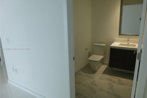 Condo in Miami, Florida, 3 bedrooms  № 1701182 - photo 24