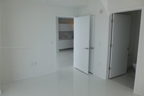 Condo in Miami, Florida, 3 bedrooms  № 1701182 - photo 18