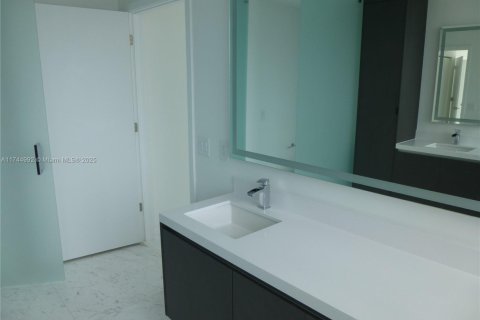 Condo in Miami, Florida, 3 bedrooms  № 1701182 - photo 21