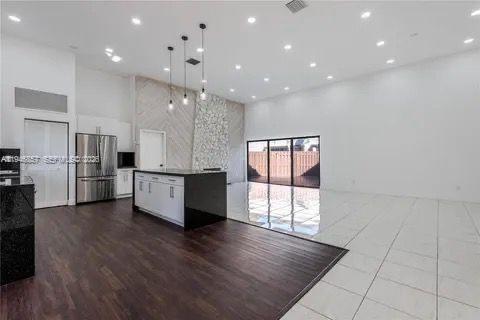 Touwnhouse à vendre à Hallandale Beach, Floride: 3 chambres, 150.87 m2 № 2003993 - photo 15