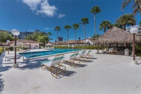 Touwnhouse à vendre à Hallandale Beach, Floride: 3 chambres, 150.87 m2 № 2003993 - photo 9