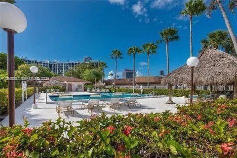 Touwnhouse à vendre à Hallandale Beach, Floride: 3 chambres, 150.87 m2 № 2003993 - photo 7