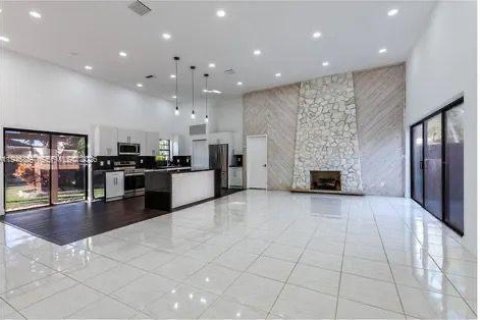 Touwnhouse à vendre à Hallandale Beach, Floride: 3 chambres, 150.87 m2 № 2003993 - photo 17