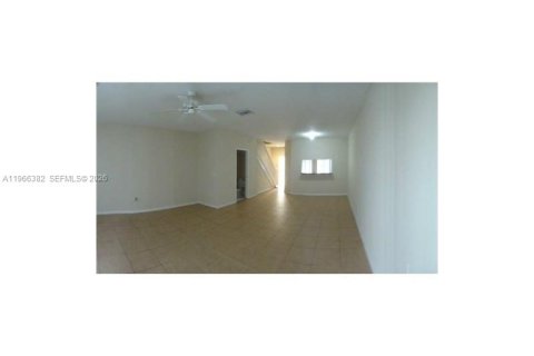 Townhouse in Miramar, Florida 3 bedrooms, 121.33 sq.m. № 2029634 - photo 7