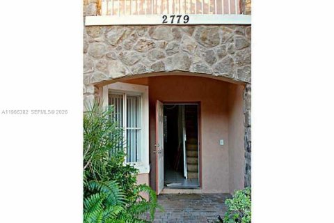 Townhouse in Miramar, Florida 3 bedrooms, 121.33 sq.m. № 2029634 - photo 3