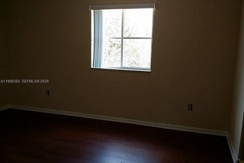 Townhouse in Miramar, Florida 3 bedrooms, 121.33 sq.m. № 2029634 - photo 9