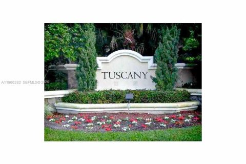 Townhouse in Miramar, Florida 3 bedrooms, 121.33 sq.m. № 2029634