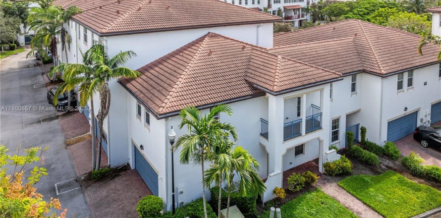 Touwnhouse à Miramar, Floride 3 chambres, 165.55 m2 № 1955992