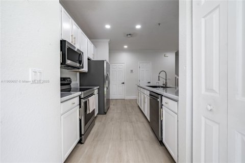 Touwnhouse à vendre à Miramar, Floride: 3 chambres, 165.55 m2 № 1955992 - photo 7