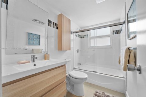 Condominio en venta en Pompano Beach, Florida, 3 dormitorios, 129.13 m2 № 1711460 - foto 28