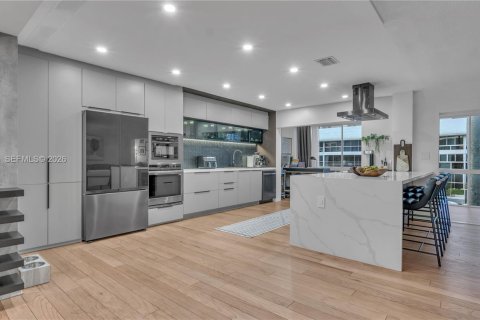 Condo in Fort Lauderdale, Florida, 2 bedrooms  № 2020712 - photo 6