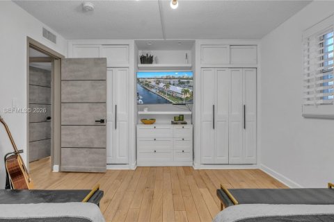 Condo in Fort Lauderdale, Florida, 2 bedrooms  № 2020712 - photo 23