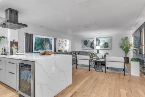 Condo in Fort Lauderdale, Florida, 2 bedrooms  № 2020712 - photo 7