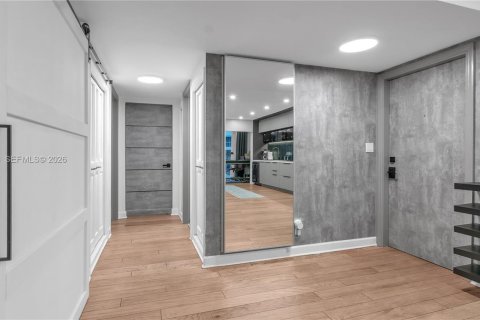 Condo in Fort Lauderdale, Florida, 2 bedrooms  № 2020712 - photo 24