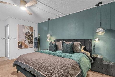 Condo in Fort Lauderdale, Florida, 2 bedrooms  № 2020712 - photo 26