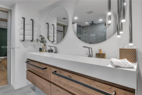 Condo in Fort Lauderdale, Florida, 2 bedrooms  № 2020712 - photo 20