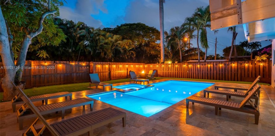 Casa en Hollywood, Florida 4 dormitorios, 150.13 m2 № 1864823