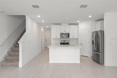 Townhouse in Orlando, Florida 3 bedrooms, 138.33 sq.m. № 1900820 - photo 4
