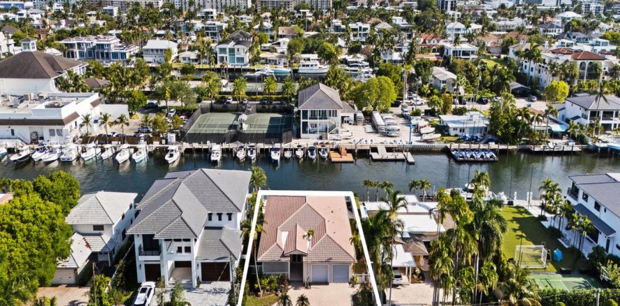 Villa ou maison à Fort Lauderdale, Floride 4 chambres, 236.44 m2 № 2087402
