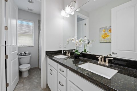 Купить виллу или дом в Пемброк-Пайнс, Флорида 4 спальни, 193.05м2, № 1977133 - фото 16